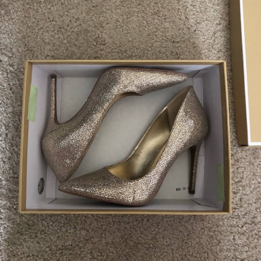 Michael Kors Gold Pointy Heels